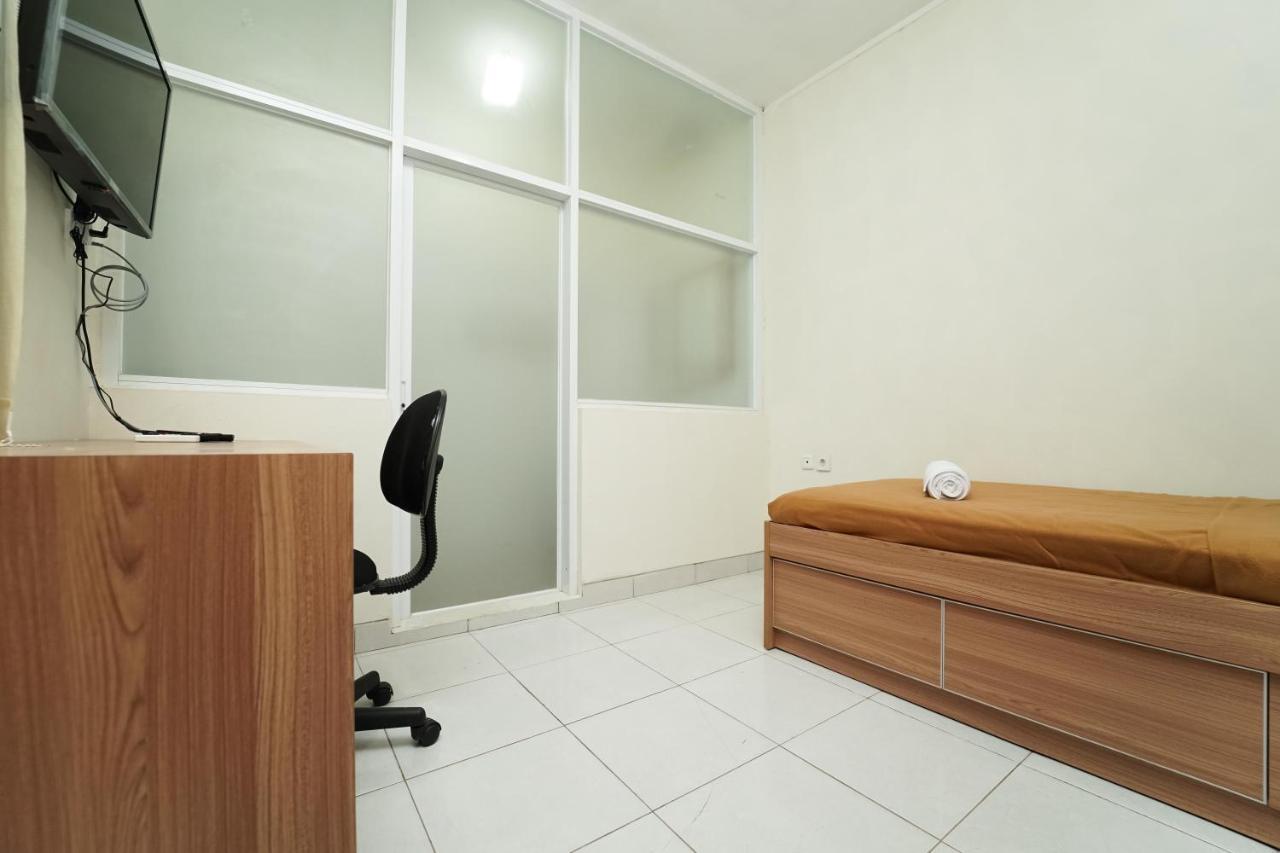 Koolkost Near Universitas Prasetiya Mulya Pagedangan Exterior foto